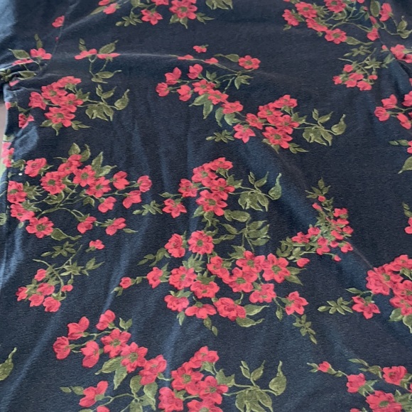 Large Abercrombie and Fitch Floral T-Shirt - Picture 3 of 3